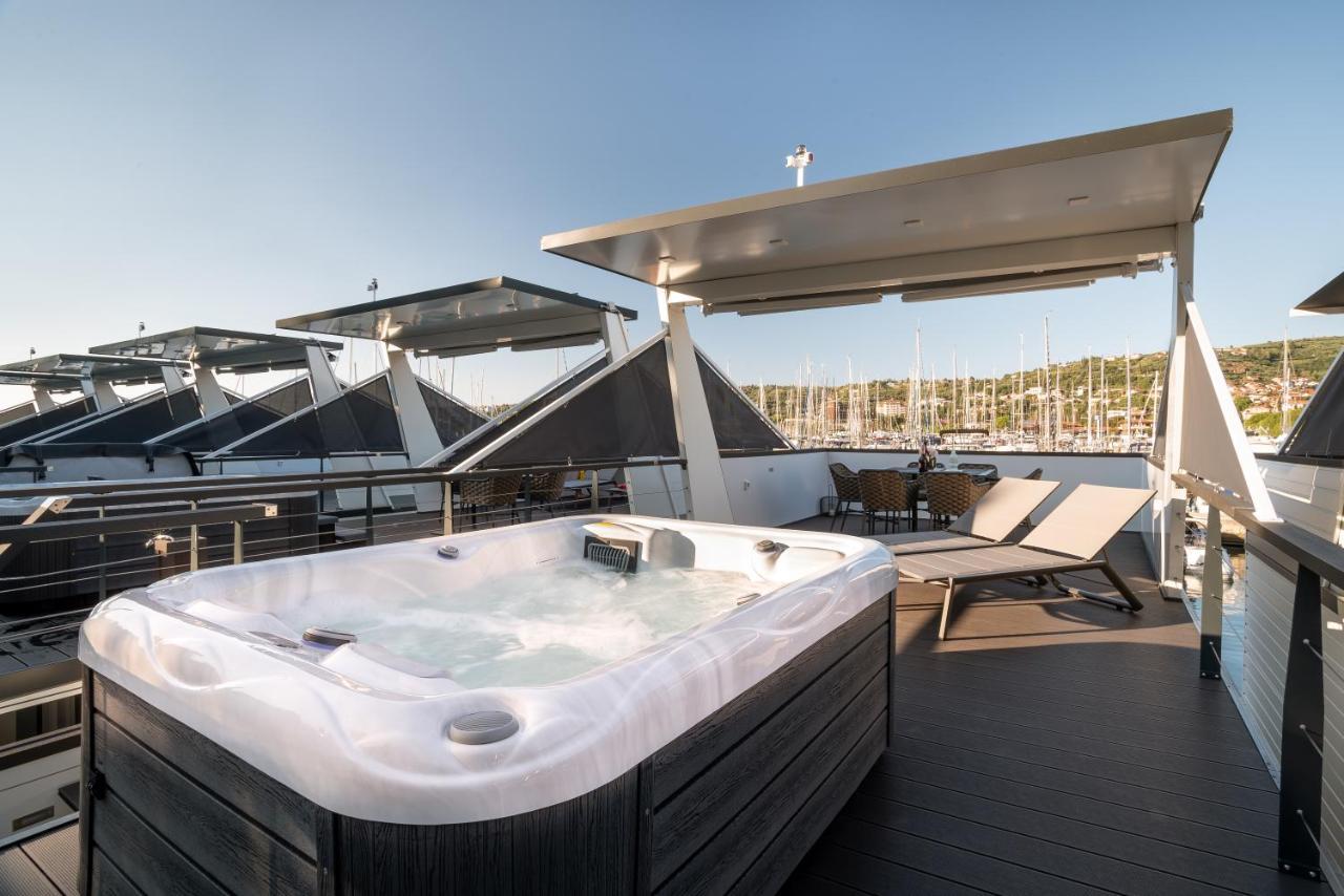 The Sea Lodges Portoroz - Bootshaus Floating Sea House Exterior foto