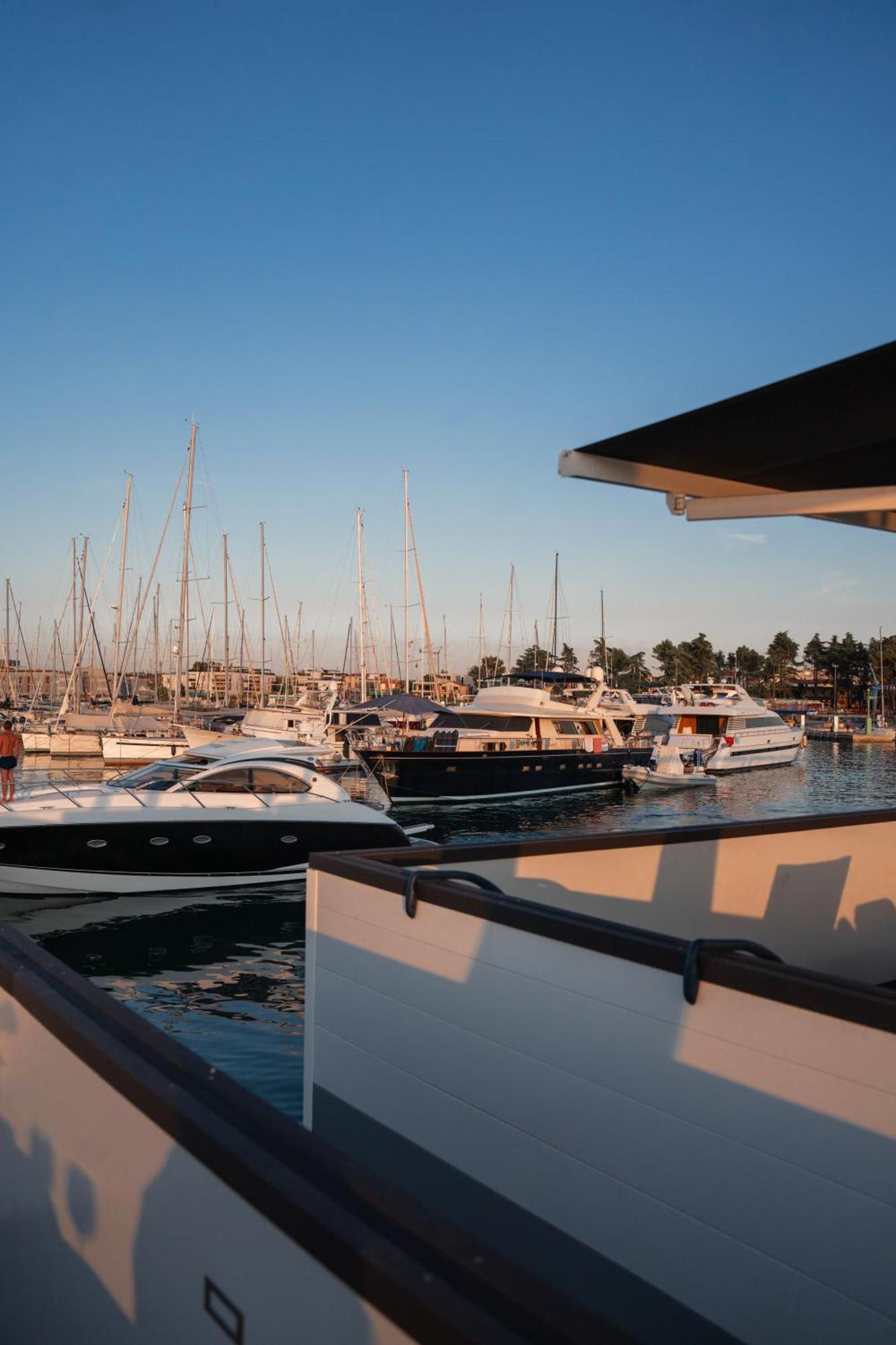 The Sea Lodges Portoroz - Bootshaus Floating Sea House Exterior foto